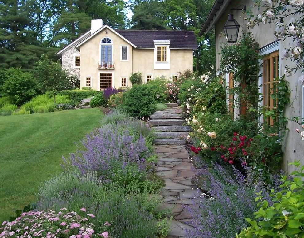 Farmhouse Garden Style
